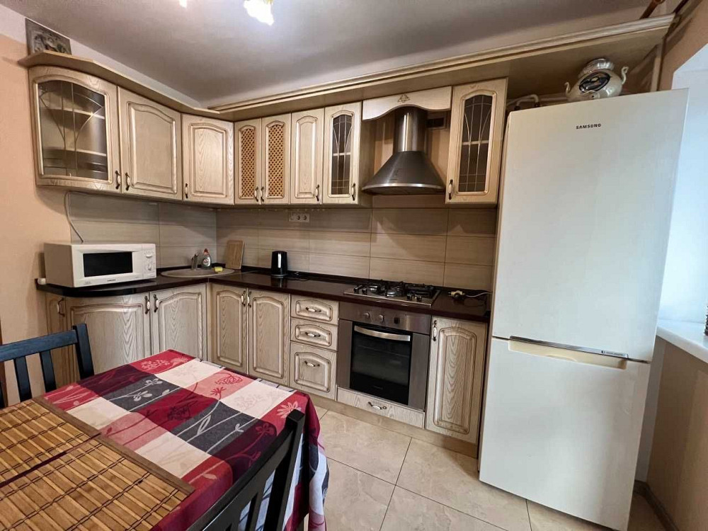 2р 60м2 м. Площа Український Героїв Микільсько-Ботанічна 6\8 Киев - изображение 1