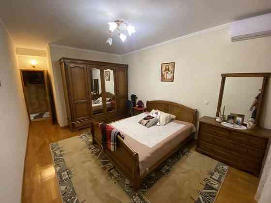 Продаж 3-х кім. квартири + гараж/паркомісце, вул. Героїв Майдану 150 Черновцы