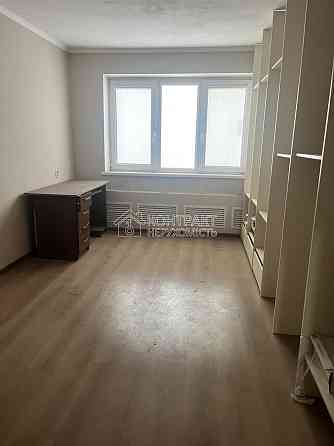 Продам велику гостинку на ХТЗ з власним санвузлом і ремонтом Харьков