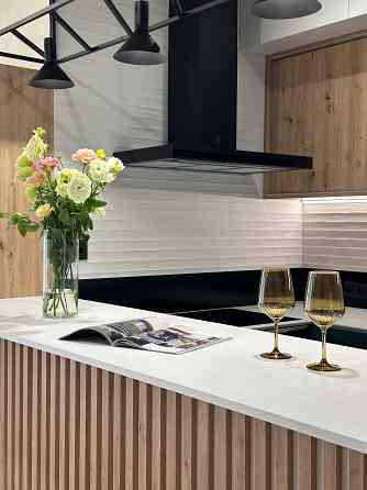 Продаж 3к квартири з новим авторським ремонтом, вул.Розумовського 19 Київ