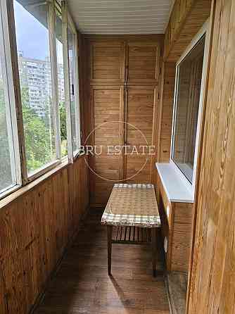 Продаж 1 к квартири Харківський масив низький поверх Київ