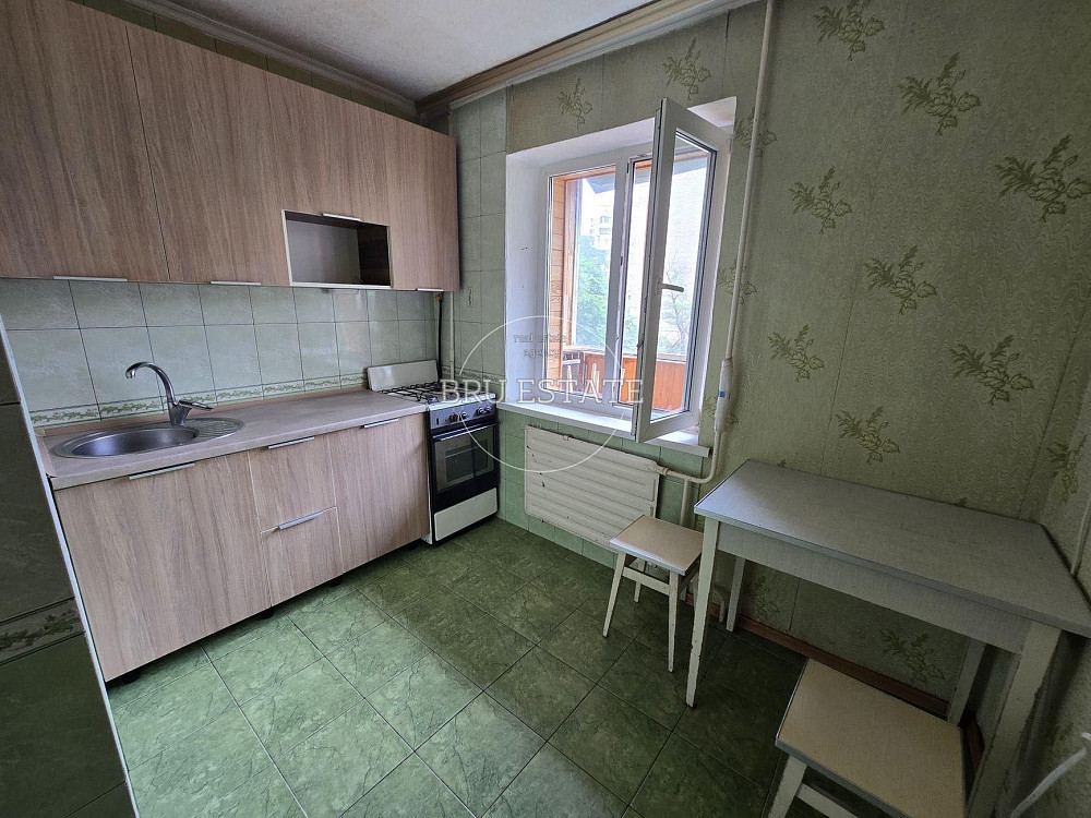 Продаж 1 к квартири Харківський масив низький поверх Київ - зображення 1