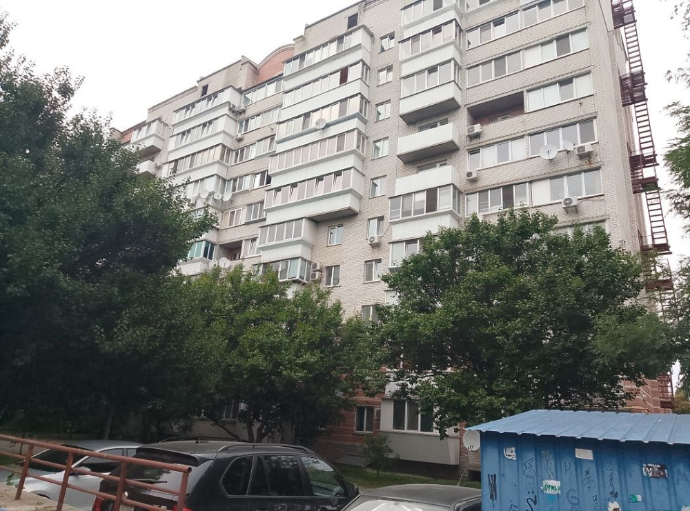 Аренда приличной 1.кв.на Независимости 14-г.Центр города. Бровары - изображение 1