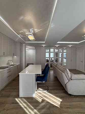 Дизайнерська 2-кім. квартира з кухнею-вітальнею на вул. Лемківська Львов