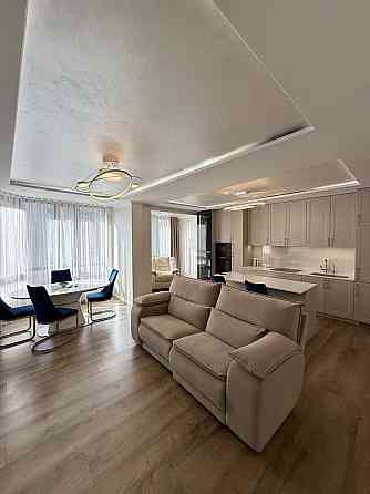 Дизайнерська 2-кім. квартира з кухнею-вітальнею на вул. Лемківська Львов