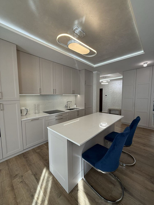 Дизайнерська 2-кім. квартира з кухнею-вітальнею на вул. Лемківська Львов - изображение 4