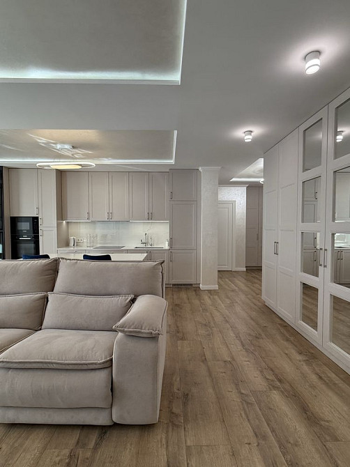 Дизайнерська 2-кім. квартира з кухнею-вітальнею на вул. Лемківська Львов - изображение 2