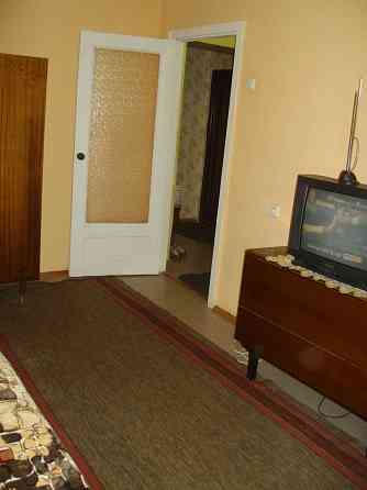 Сдам Борщаговка Івана Дзюби( Семьи Сосниных) 12а 2/5кирп. 27/17/4. Київ