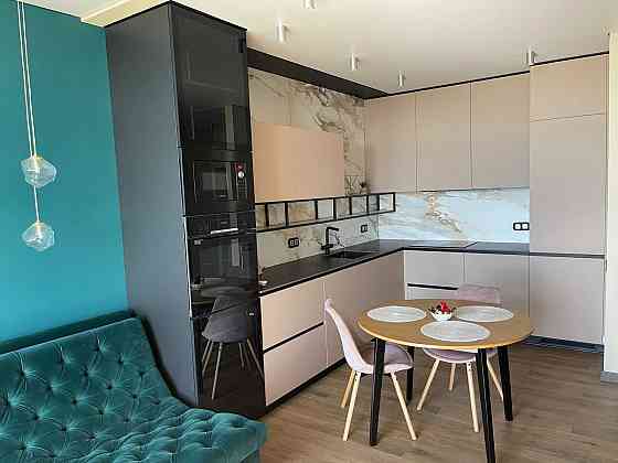 Оренда видової 1к квартири біля Голосіївського Парку Київ