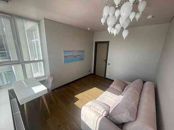 Оренда видової 1к квартири біля Голосіївського Парку Київ