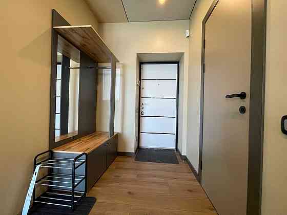 Оренда видової 1к квартири біля Голосіївського Парку Київ