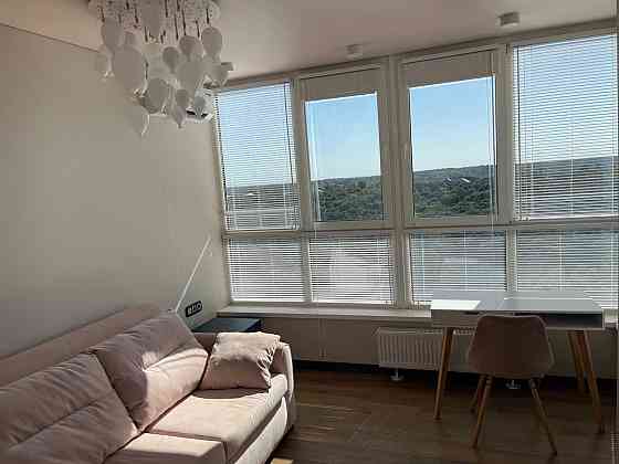 Оренда видової 1к квартири біля Голосіївського Парку Київ