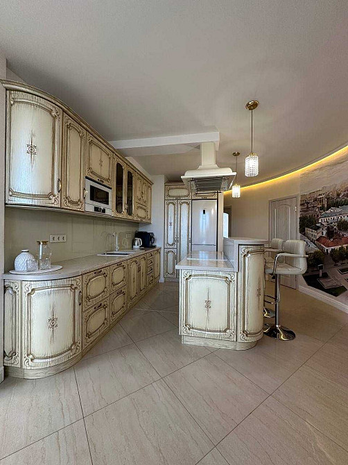 Ексклюзивна квартира у самому серці Івано-Франківська Ивано-Франковск - изображение 1