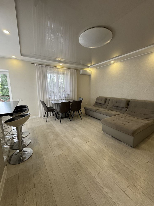 Продається 3-кімнатна квартира-студія з видом на Вишенське озеро Зарванці - зображення 7