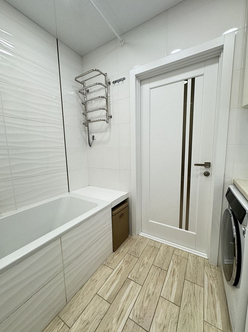 Продається 3-кімнатна квартира-студія з видом на Вишенське озеро Зарванці - зображення 6