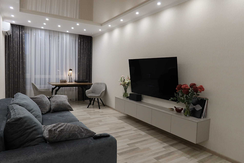 Продаж 3-x кімнатної квартири в ЖК «Славутич», метро 1 хв Київ - зображення 1