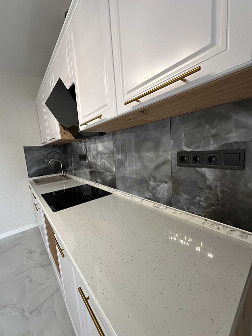 Стильная 1-комн квартира 33 м² с дизайнерским ремонтом, низкий этаж Лиманка - изображение 6