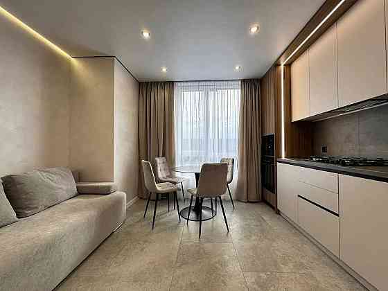 Стильна однокімнатна з кухнею-студією в ЖК "Паркова Алея". Ивано-Франковск