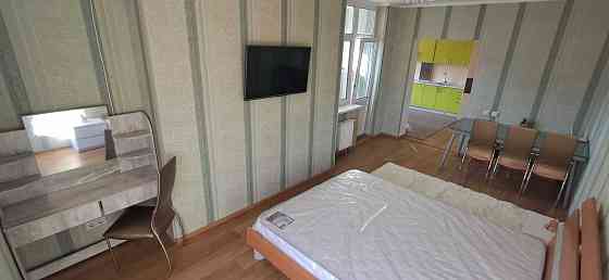 Новий будинок 1к Велика простора світла 55м кв Ахматової 22 Київ