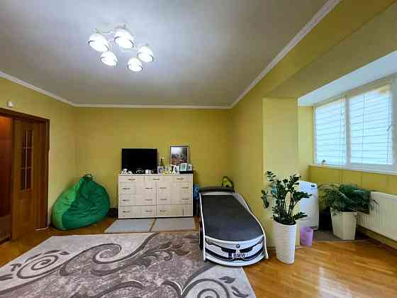 Продам 2-кім квартиру вул. Велика Житомирська 27, Центр Київ