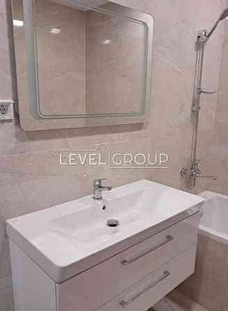 Оренда квартири в ЖК Файна Таун з двома кімнатами і вітальнею-кухнею Київ