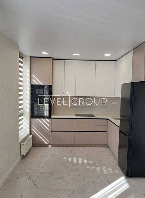 Оренда квартири в ЖК Файна Таун з двома кімнатами і вітальнею-кухнею Київ - зображення 1