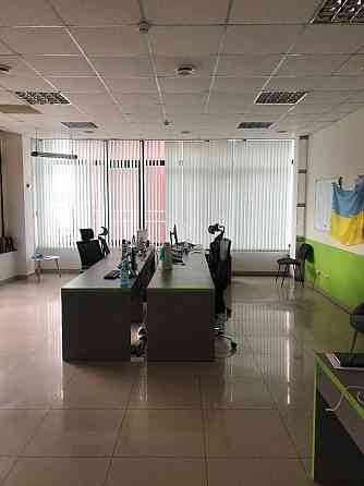 Оренда просторого комерційного приміщення під офіс, центр Івано-Франківськ