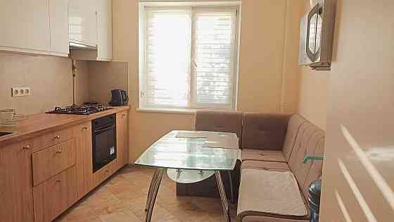 Здається 4 кімнатна квартира 5 хвилин від метро Мінська Київ