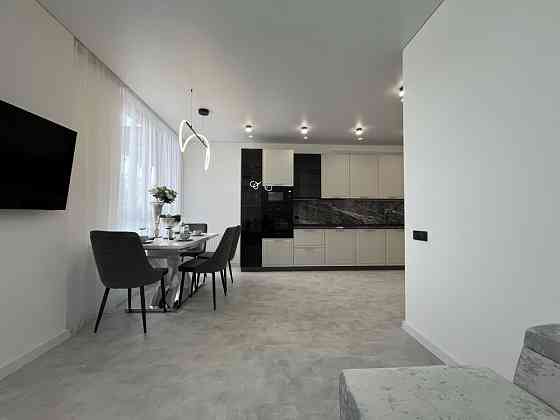 Продаж 2 к квартири. Центр міста 68.8 м2 Винница