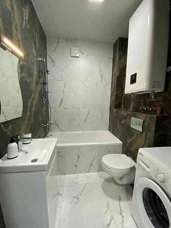 Каменська 127 Сдам шикарну 1но кімнатну студію метро "Вирлиця" Київ