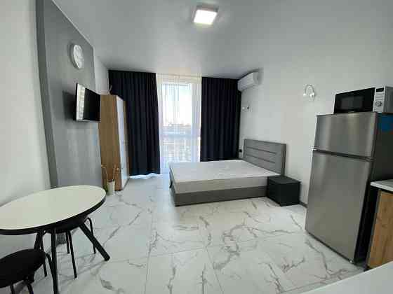 Каменська 127 Сдам шикарну 1но кімнатну студію метро "Вирлиця" Київ