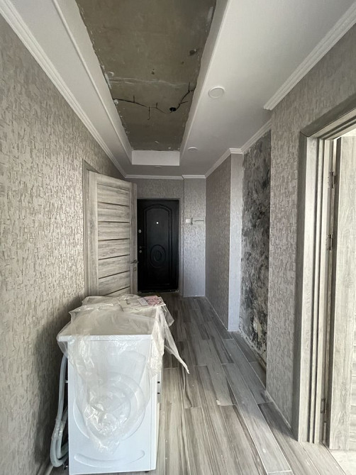 Продам вул.Соборності 20 простору 1кім.кв. з незакінченим ремонтом! Бровари - зображення 6