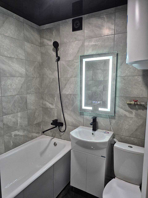 Продам 1- комн. вблизи вокзала Кам`янське (Запорізька обл.) - зображення 1