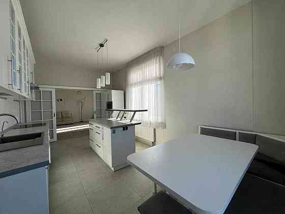 Продаж 4 кімнатна квартиртира Новобудова Чорновола Жк Схід Сонця Львов