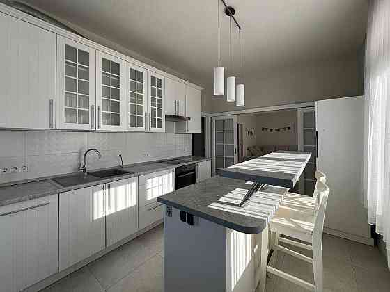 Продаж 4 кімнатна квартиртира Новобудова Чорновола Жк Схід Сонця Львов