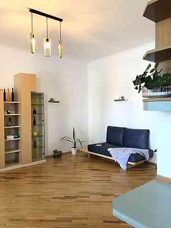 Догострокова  оренда трьохкімнатної квартири 2 хвилини до метро Нивки Київ