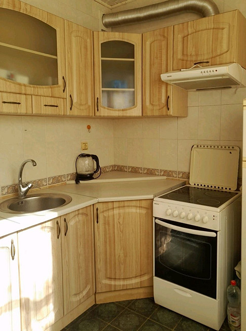 Сдам свою 1 кїмнатну квартиру метро Героев Труда .Дружби народов 202 Харьков - изображение 1