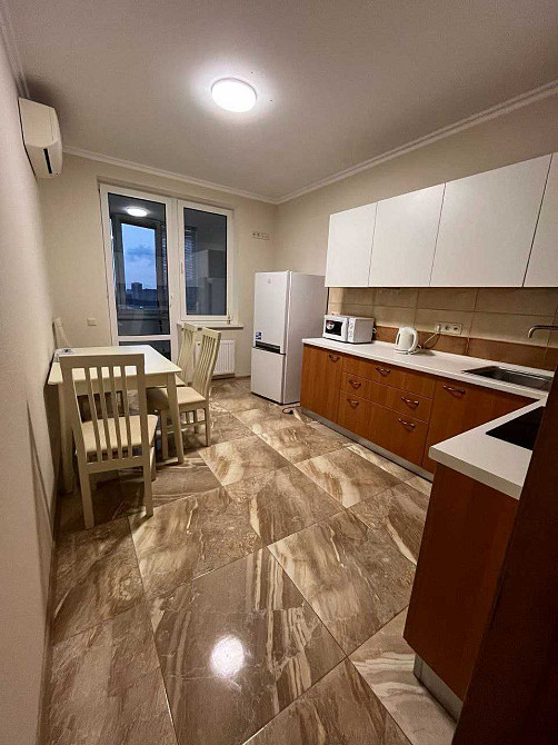 Квартира в ЖК Авангард, метро Виставковий центр, генератор, паркінг Київ - зображення 1