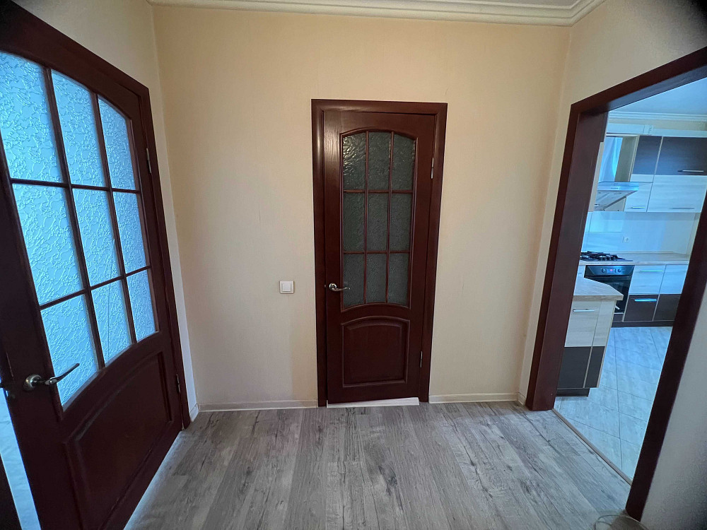 з гаражем під квартирою (двостороння)на закритій території в Річ Таун Буча - изображение 3