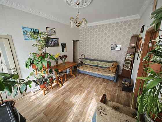 Продам охайну двокімнатну квартиру з автономкою плюс гараж Дніпро