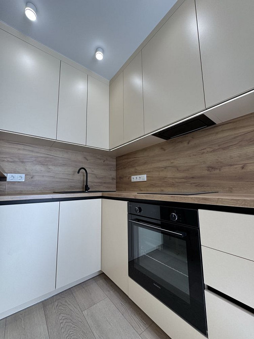 1к квартира з новим сучасним ремонтом! Є балкон, 7хв до Києва Ирпень - изображение 1