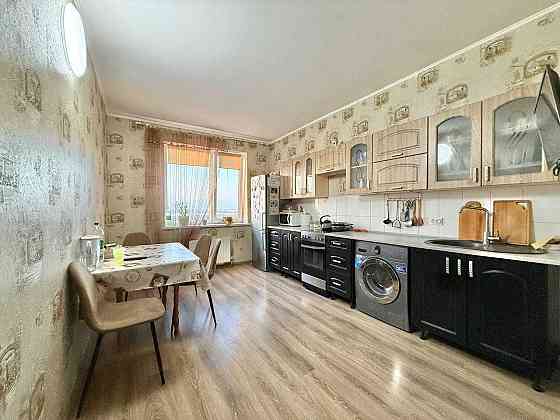 Продам 3 кімнатну квартиру в цегляному ЖК "Янтарний"/ Паустовського Иличанка