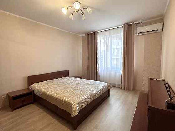 2 ком. квартира -56 метров с ремонтом и мебелью . Таирова Одесса