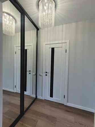 ЖК Варшавський вул. Всеволода Змієнка 21, поряд з ТЦ Ретровіль Київ