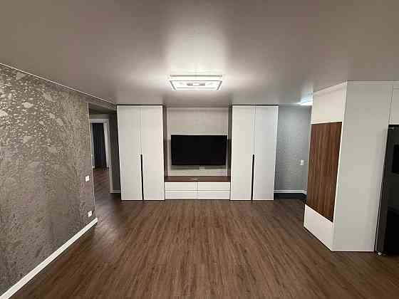 Оренда 3-кімнатної квартири (вул. Козацька 1/2). Від власника Черкассы