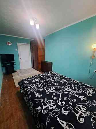 Простора двокімнатна в цегляному будинку по вулиці Єреваньська, 13/1 Київ