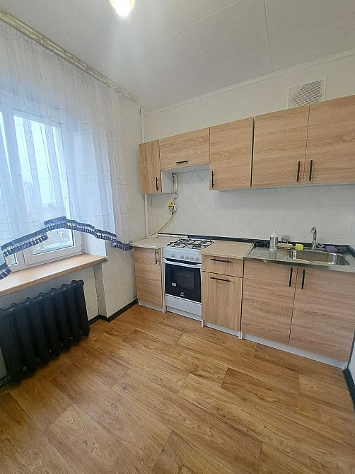 Простора двокімнатна в цегляному будинку по вулиці Єреваньська, 13/1 Київ - зображення 2