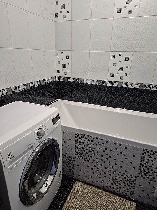 Здається вперше трьохкімнатна в центрі міста. Мукачево - изображение 7