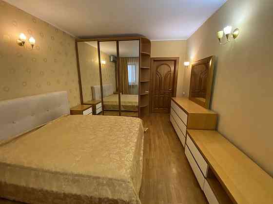 Пр-т Володимира Івасюка, 16Д. 3-кімнатна довгостроково. Без комісії. Київ