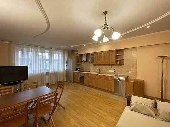 Пр-т Володимира Івасюка, 16Д. 3-кімнатна довгостроково. Без комісії. Київ